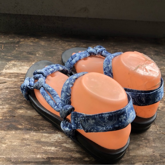 Sam & Libby Women's Multi Blue Fabric Sandal Rubber Sole Adjustable Strap Size 8 - Picture 9 of 11